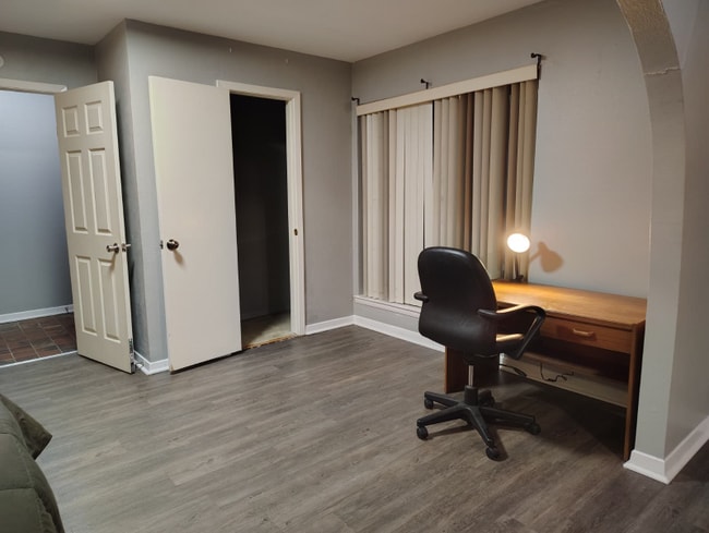 Photo - 6172 Whitman Ave