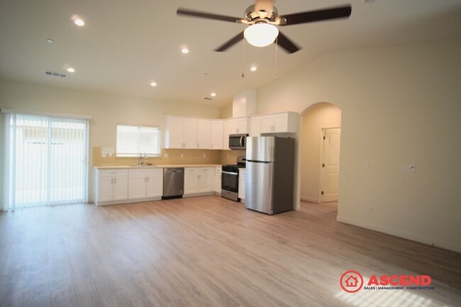 Photo - 8400 Frankie Lou St Unidad 8400 Frankie Lou #B