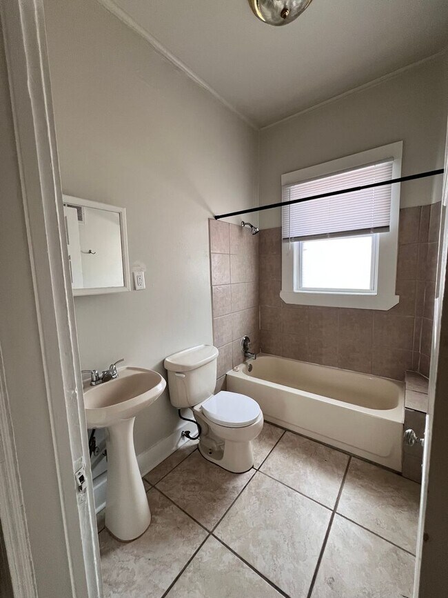 Photo - 2407-2409 N. Farwell Ave. Unit 2407-Lower