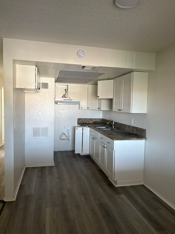 Building Photo - 38118 11th St E Rental