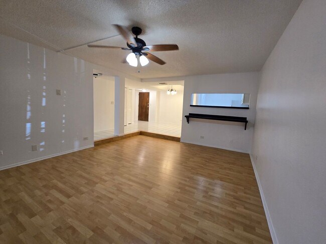 Photo - 3730 Inverrary Dr