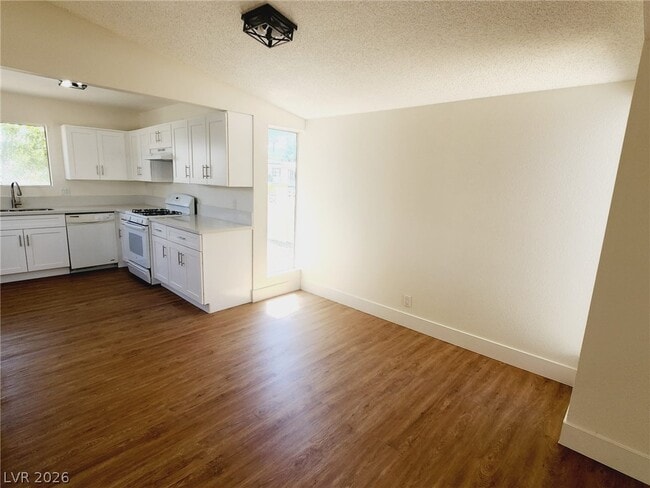 Photo - 6232 Espinosa Ave