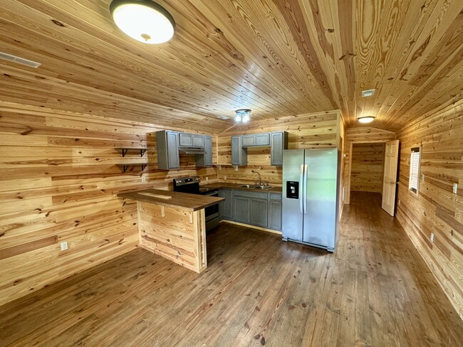 Photo - 17023 Sledge Rd