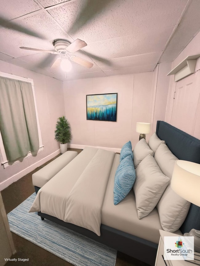 Photo - Updated - 2 bed 1 bath, main floor apartment in Lansing