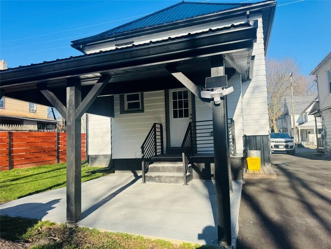 Photo - 202 Cleveland Ave