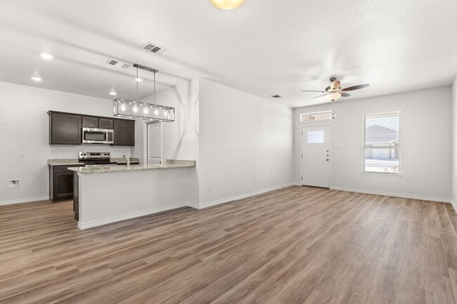 Photo - 1 MONTH FREE RENT!!! Unit 102 Levi Court