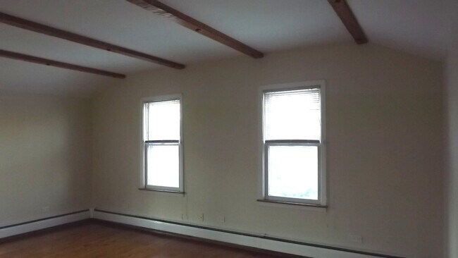 Photo - 1047 Maple Ave Unit 2