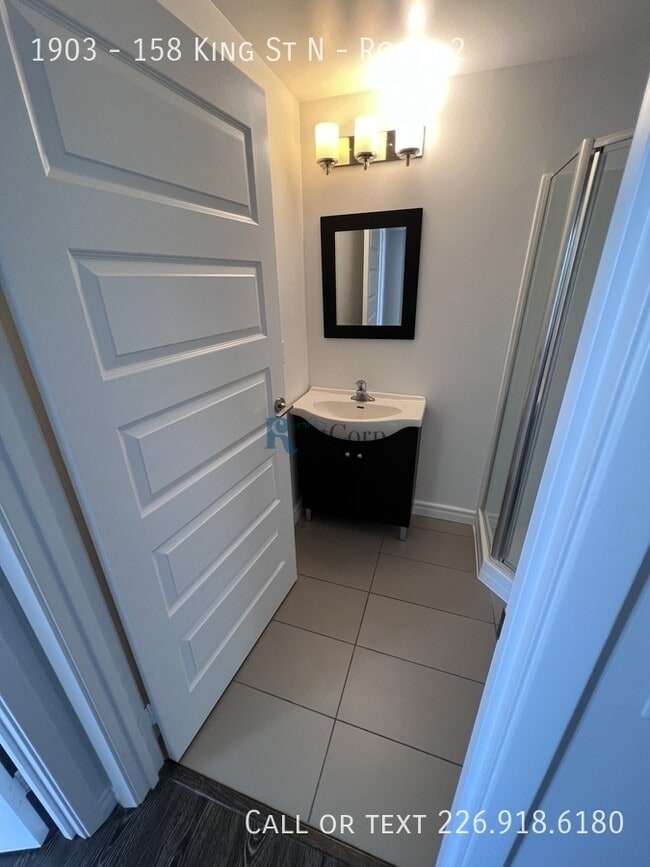 Photo - 158-1158 King St N
