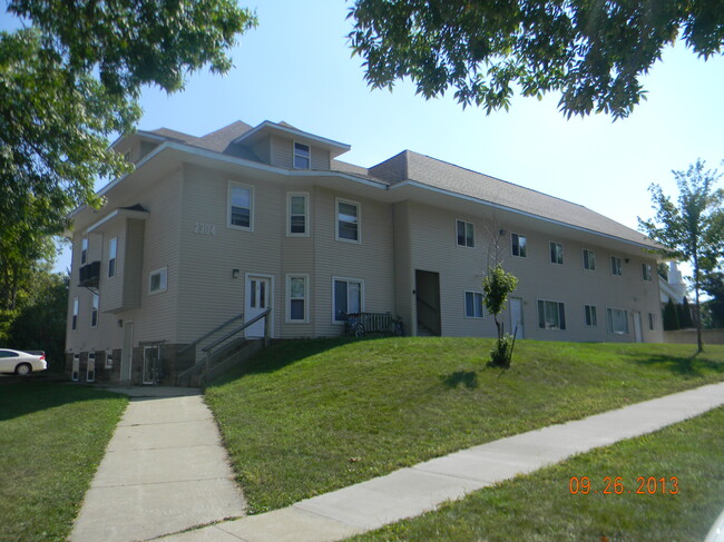 Photo - 2304 Olive St Apartments Unit #4-#7
