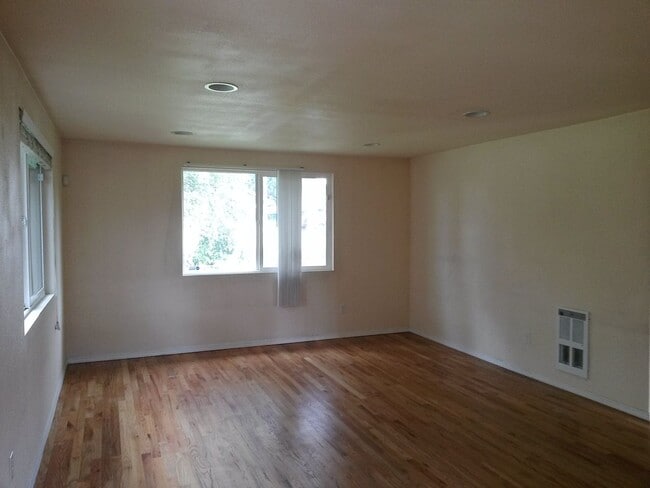 Photo - Lynnwood Bungalow