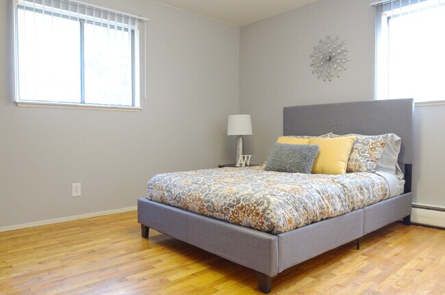 Denway Circle Apartments