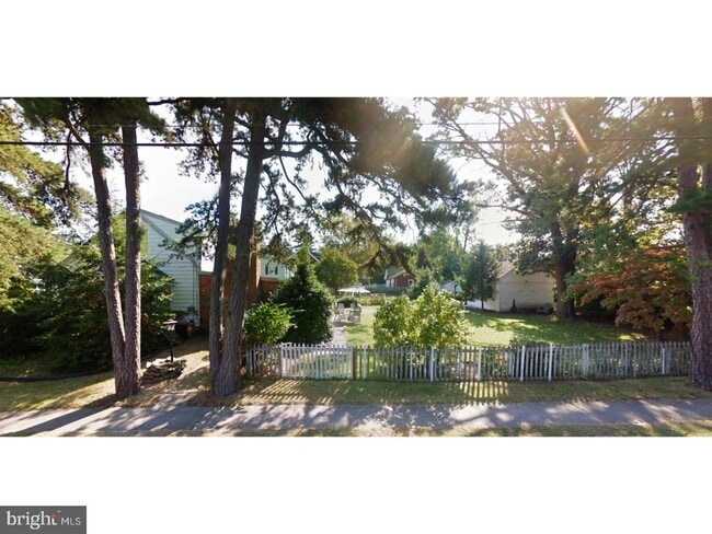 Photo - 324 Swarthmore Rd