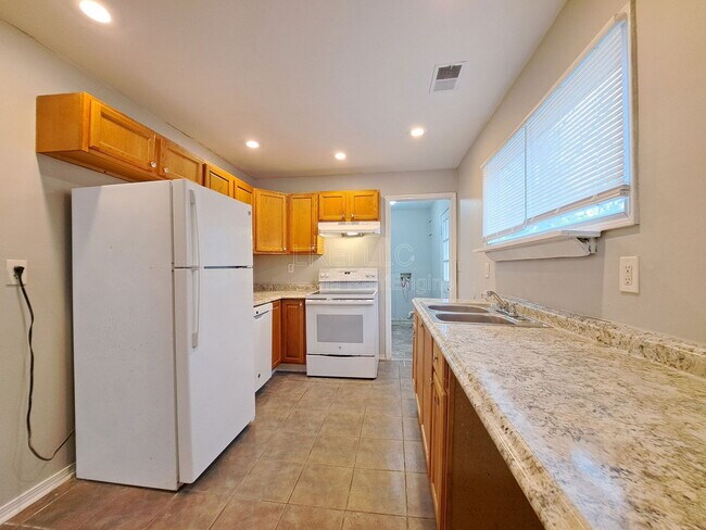 Photo - 342 Alger Ave