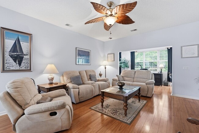 Photo - 149 Lazy Daisy Dr