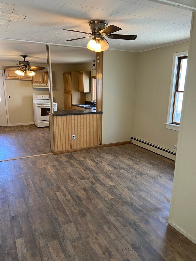 Photo - 312 W Main St