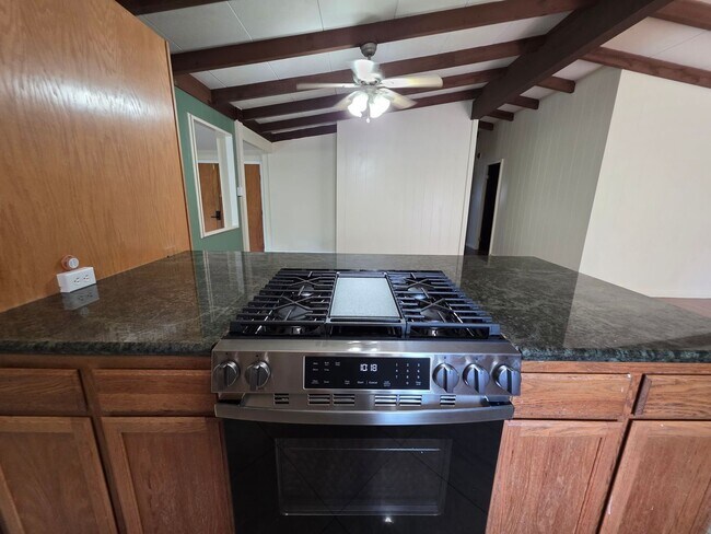 Photo - AVAILABLE NOW! 3 bed, 1.5 bath with 2 parking in Kailua.