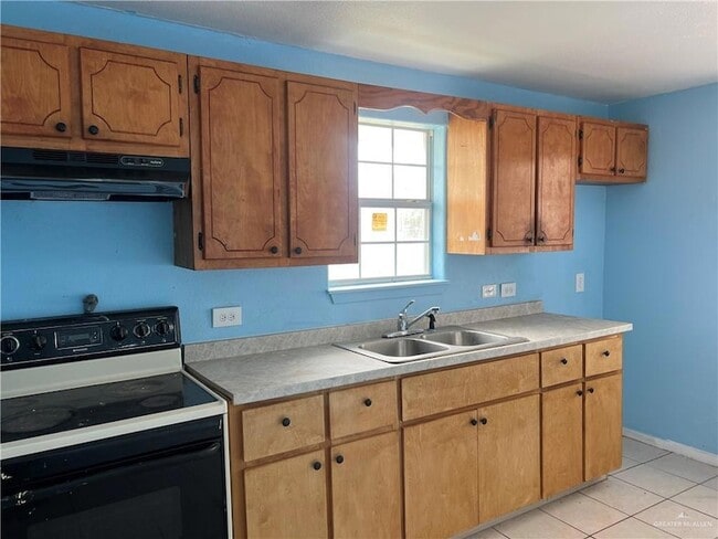 Photo - 1015 Martinez St