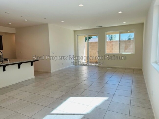 Photo - 1477 Las Rosas Ave