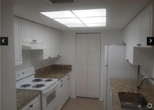 Building Photo - 100 Crestwood Ct N Unit 104 Rental