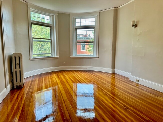 Photo - 10 Strathmore Rd Unit 3