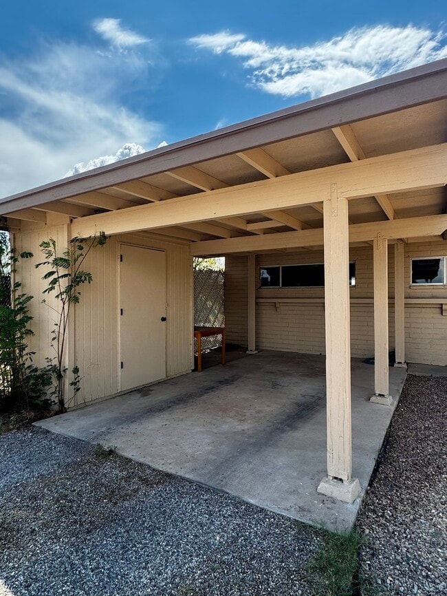 Photo - FOR RENT