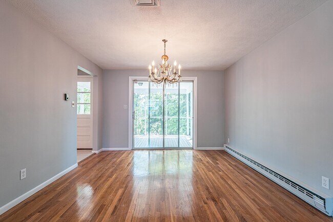 Photo - 20 Fieldstone Dr