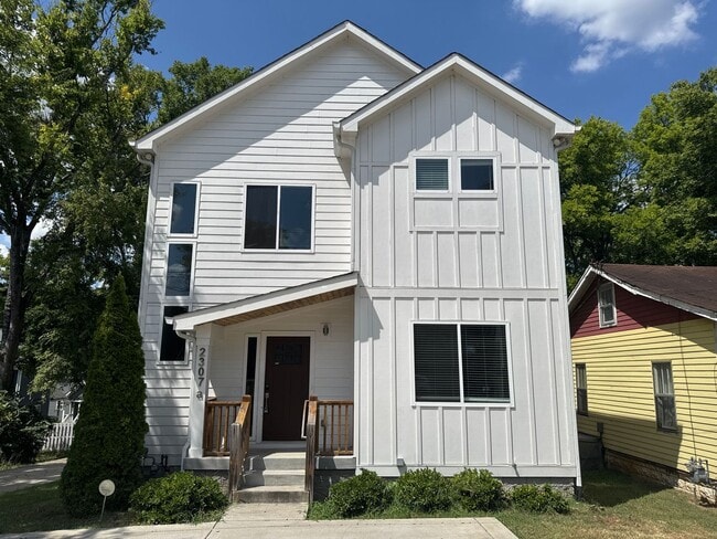Building Photo - Newer Construction with Open Floor Plan in... Rental