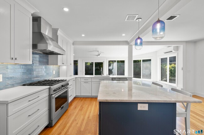 Photo - 25 Crescent Bluff Ave