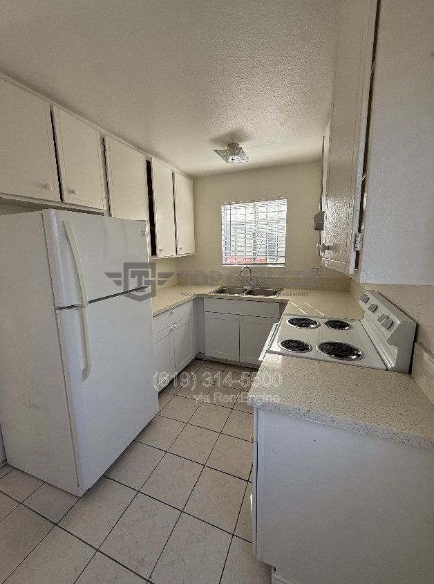 Photo - 3871 Marlborough Ave