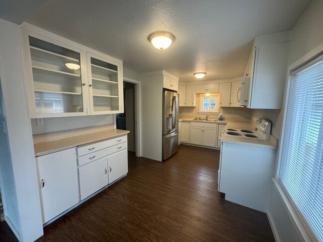 Photo - 2733 W Sharp Ave