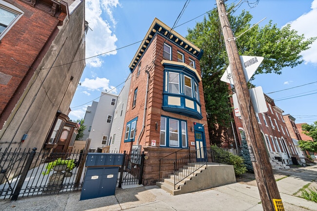 2214 E York St Unidad C