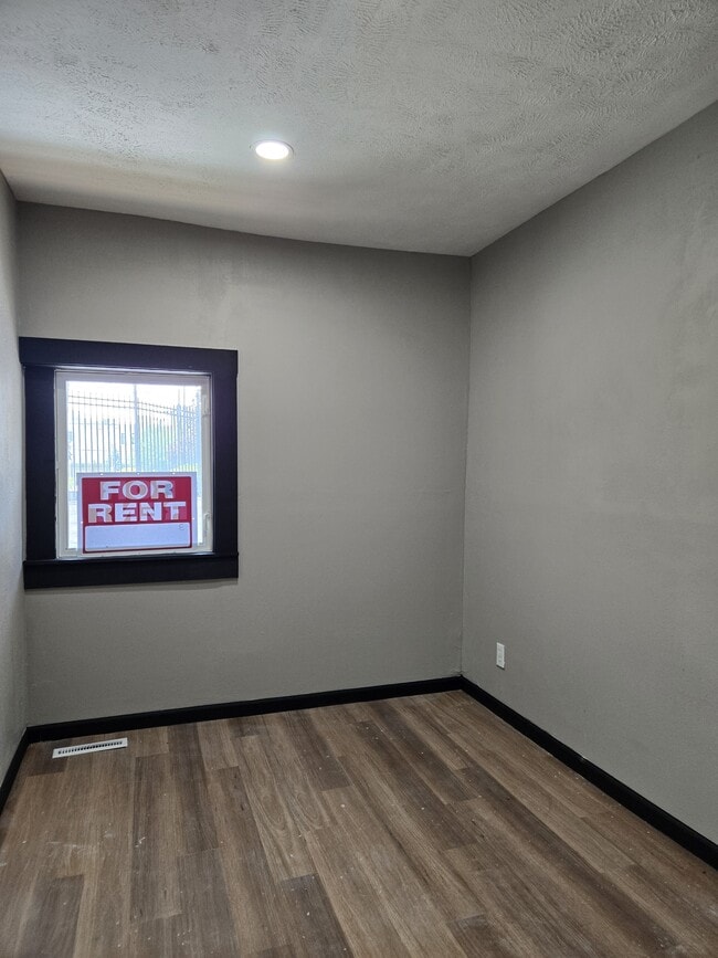 Photo - 2605 W 18th St