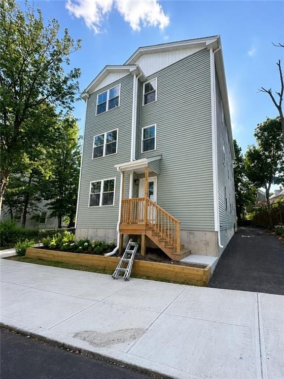 Building Photo - 134 Florence St Unit 3