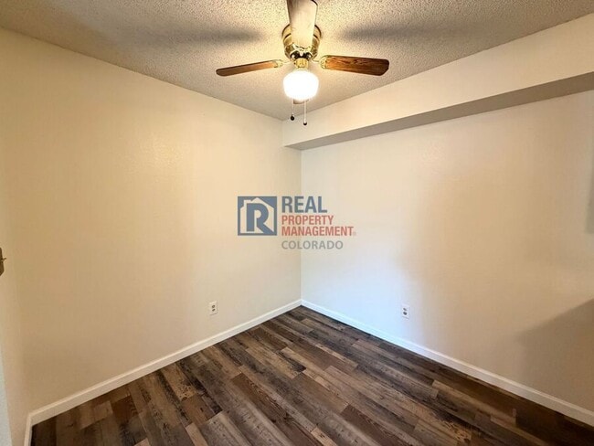 Photo - 1075 S Elkhart Way