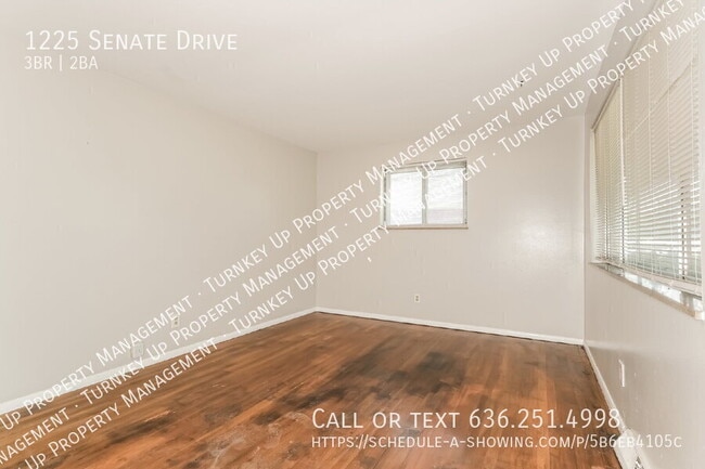 Photo - 1225 Senate Dr