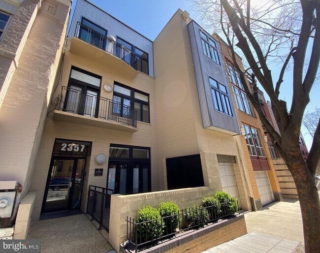 Photo - 2357 Champlain St NW Apartamento Unidad 102