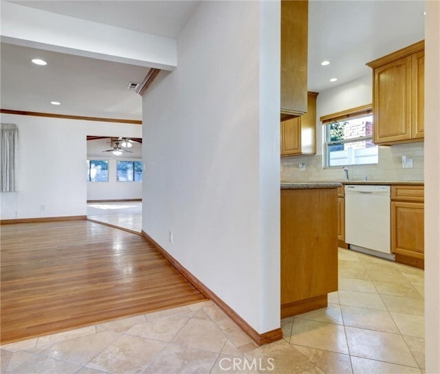 Photo - 28733 Enrose Ave