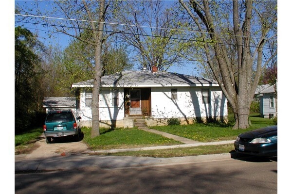 Photo - 208 S Oak St