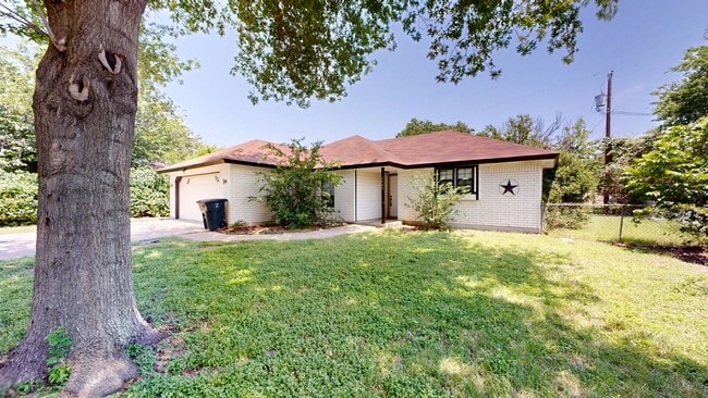 Photo - REMODELED 3 BEDROOM 2 BATH ALL TILE HOUSE!!!