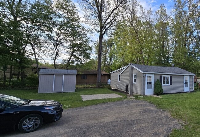 Building Photo - 4r Camp Jahn Rd Unit 1