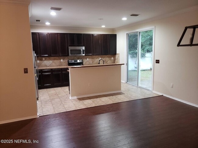 Photo - 508 Candlebark Dr