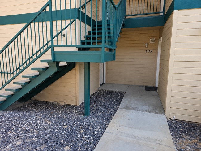 Building Photo - 6761 W Overland Rd Unit 101