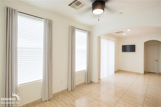 Photo - Gorgeous 3Bdm 2.5Ba Two-Story Home in Squi...