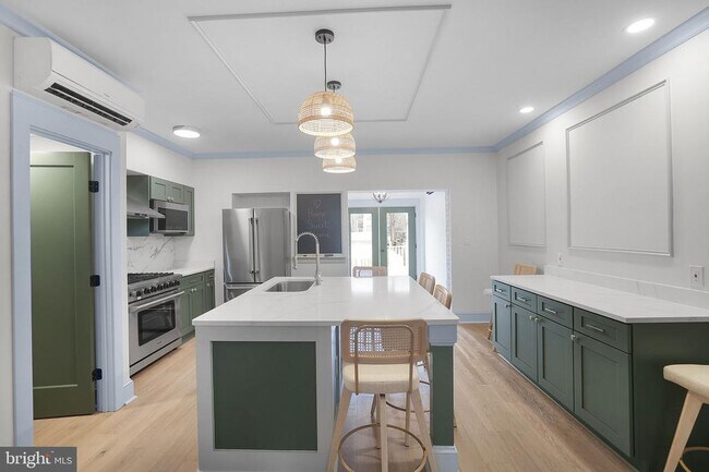 Photo - 837 Decatur St NW