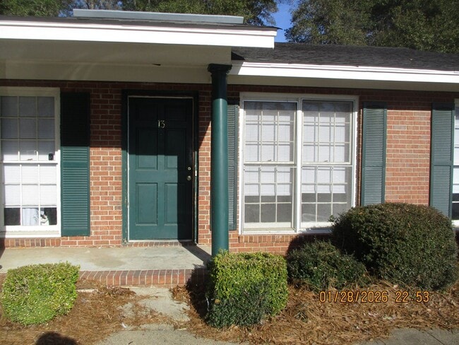 Building Photo - 2024 Oglethorpe Ave