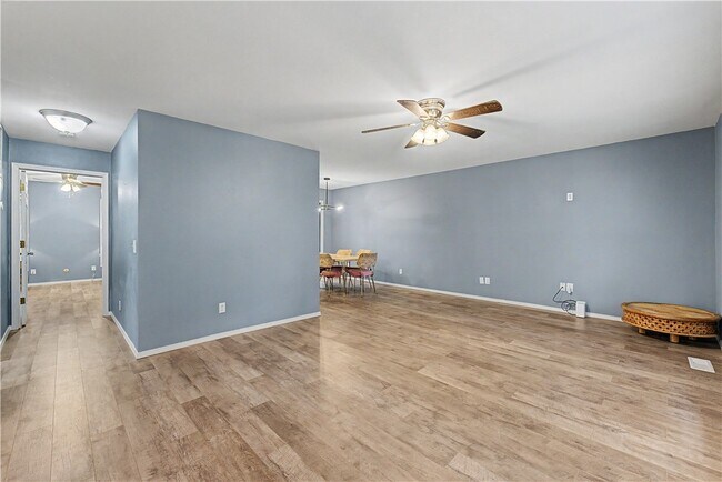 2 William Ln