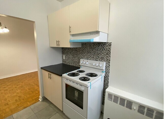 Photo - 36 Thorncliffe Park Dr