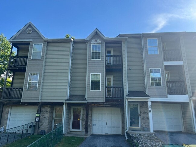 Photo - 120 Clover Ct