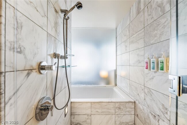 4381 W Flamingo Rd Unit 18305