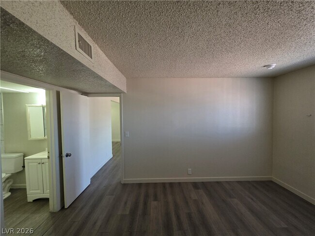 Photo - 615 S Royal Crest Cir Unit 10